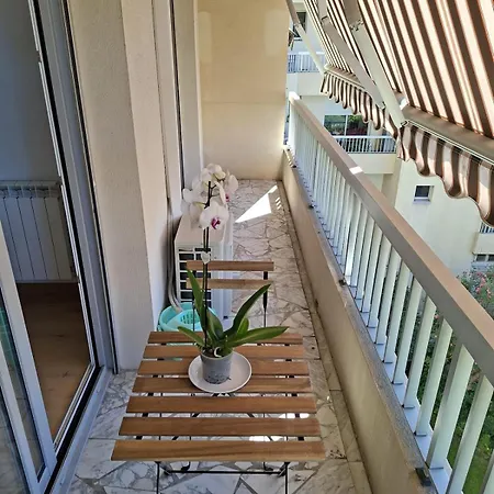公寓 Elegant And Comfortable 3 Room, & Transport Within Walking Distance 尼斯