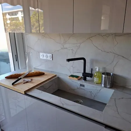 公寓 Elegant And Comfortable 3 Room, & Transport Within Walking Distance 尼斯