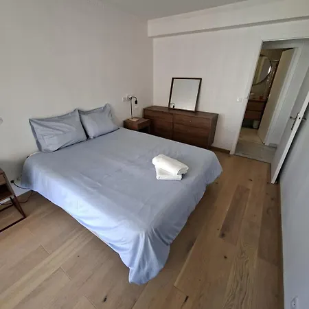 아파트 Elegant And Comfortable 3 Room, & Transport Within Walking Distance *