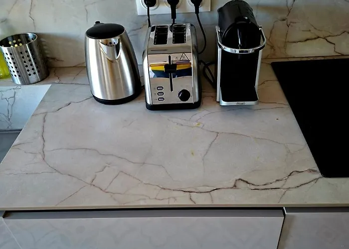 Elegant And Comfortable 3 Room, & Transport Within Walking Distance 니스