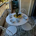 Elegant And Comfortable 3 Room, & Transport Within Walking Distance Nice