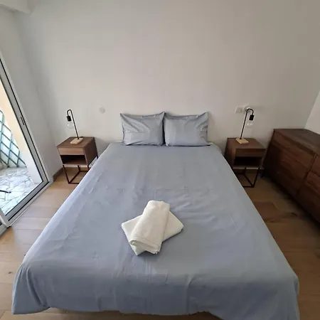 Elegant And Comfortable 3 Room, & Transport Within Walking Distance Lägenhet