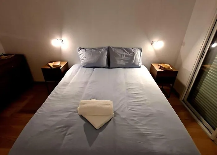 Elegant And Comfortable 3 Room, & Transport Within Walking Distance Νίκαια