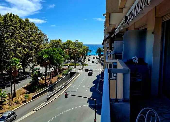 Apartmán Elegant And Comfortable 3 Room, & Transport Within Walking Distance *