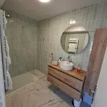 Appartement Elegant And Comfortable 3 Room, & Transport Within Walking Distance *