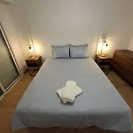 Appartement Elegant And Comfortable 3 Room, & Transport Within Walking Distance