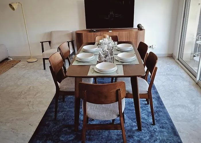 公寓 Elegant And Comfortable 3 Room, & Transport Within Walking Distance *