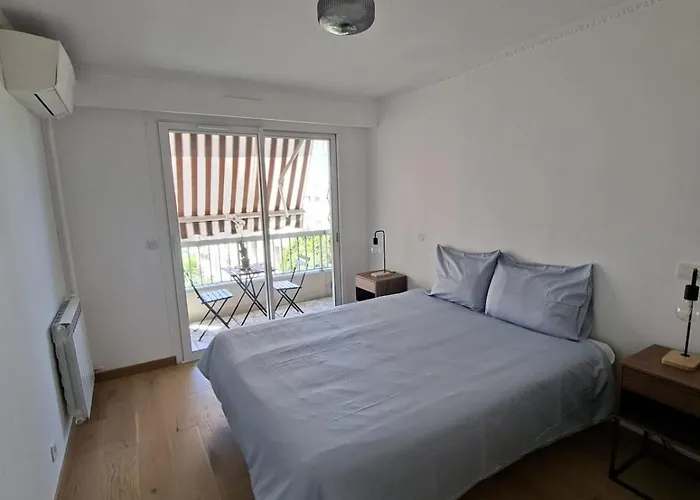 公寓 Elegant And Comfortable 3 Room, & Transport Within Walking Distance 尼斯