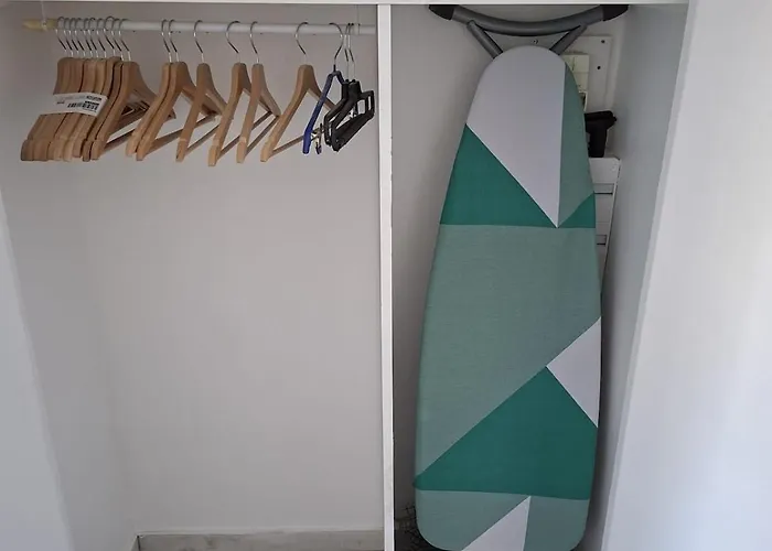 Elegant And Comfortable 3 Room, & Transport Within Walking Distance *