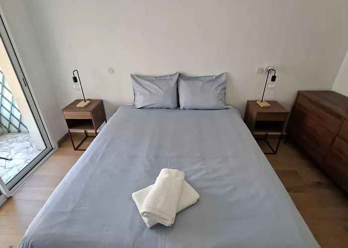 Elegant And Comfortable 3 Room, & Transport Within Walking Distance 公寓